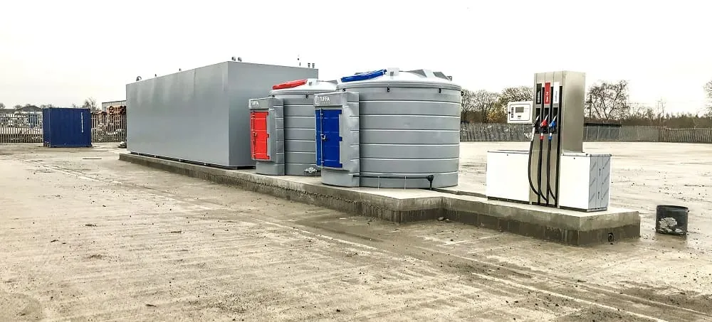 a compliant bunded tank for White Diesel (DERV) storage, highlighting the outer bund, overfill prevention, and OFTEC certification as per UK DERV rules and regulations. a compliant bunded tank for White Diesel (DERV) storage, highlighting the outer bund, overfill prevention, and OFTEC certification as per UK DERV rules and regulations.